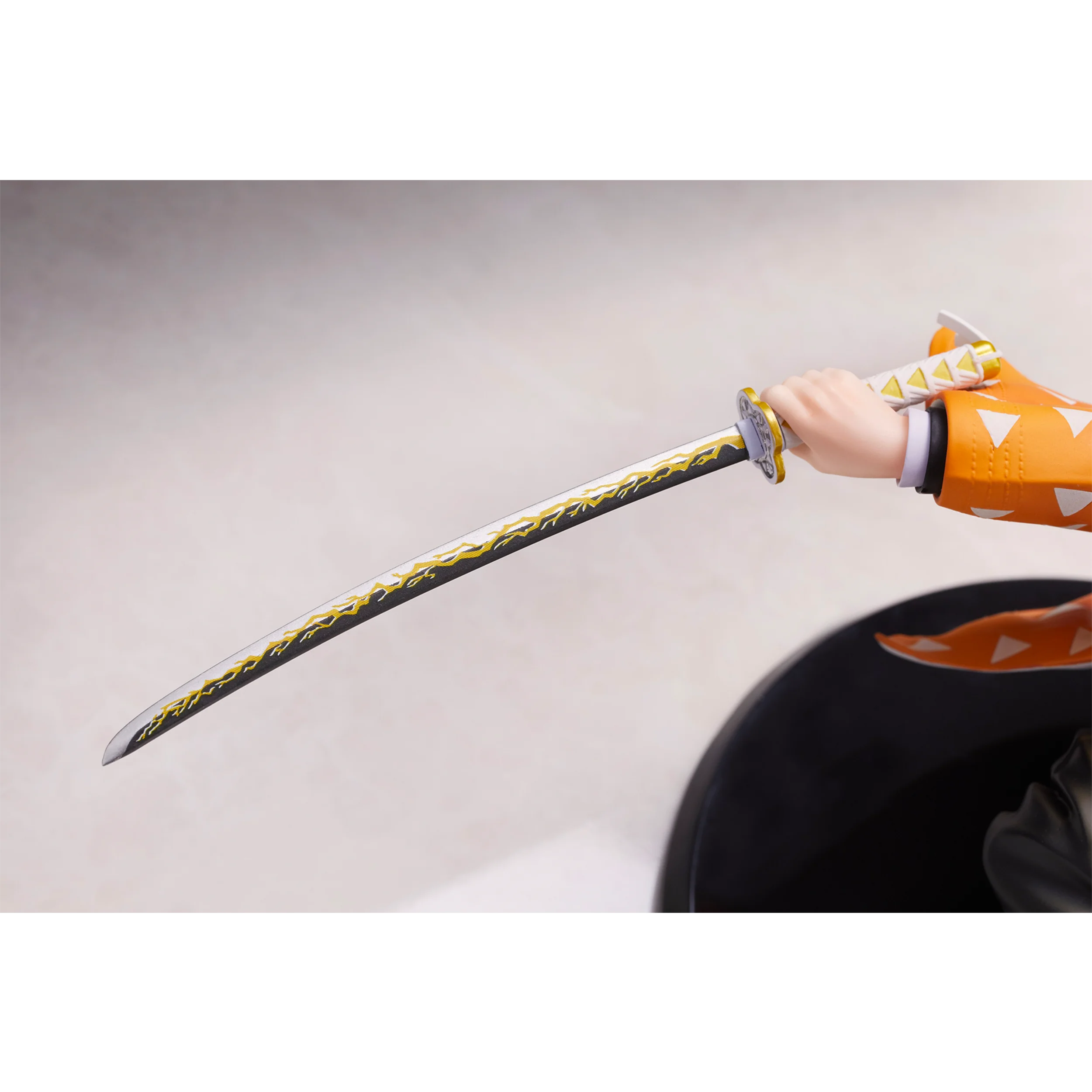 Demon Slayer: Kimetsu no Yaiba - Zenitsu Agatsuma