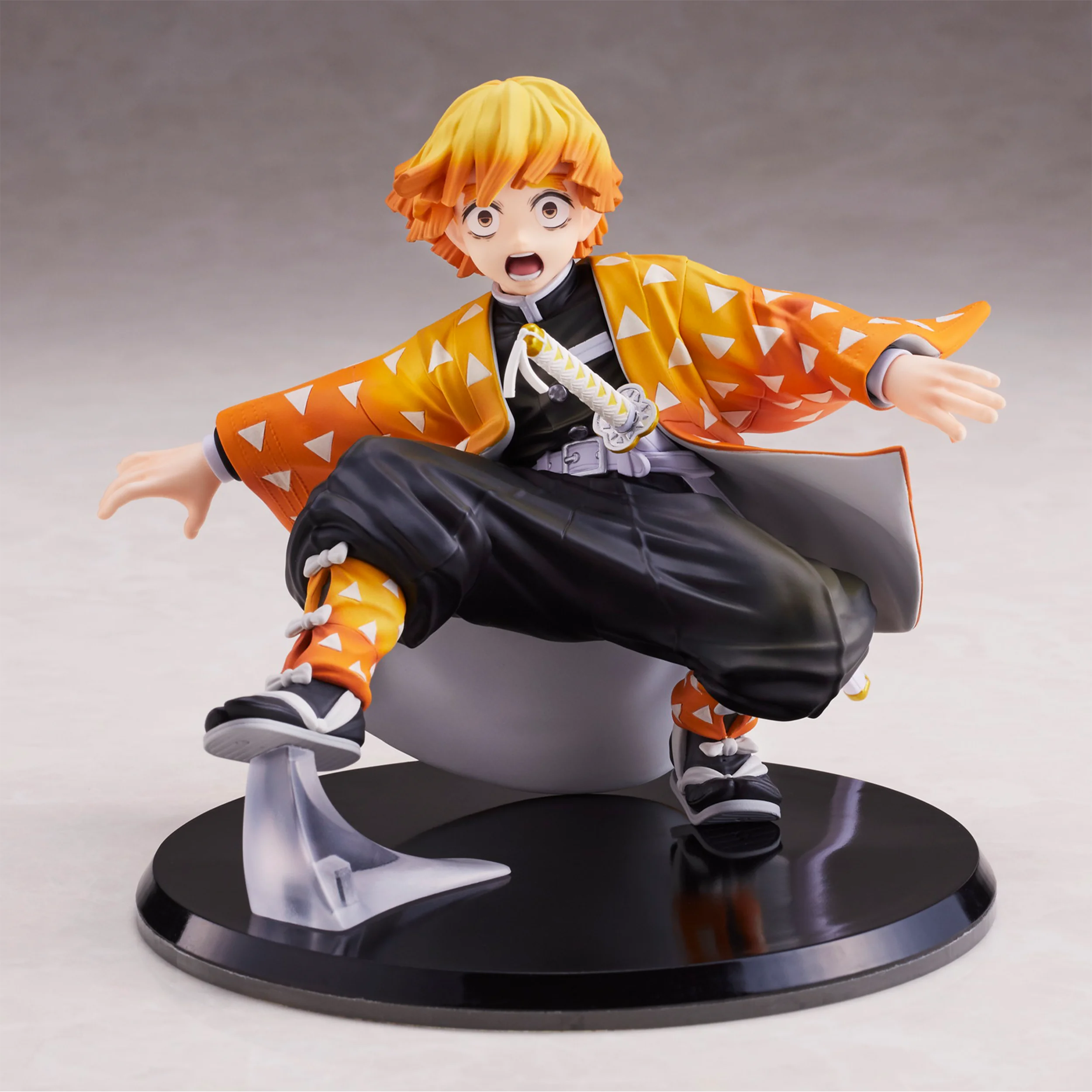 Demon Slayer: Kimetsu no Yaiba - Zenitsu Agatsuma