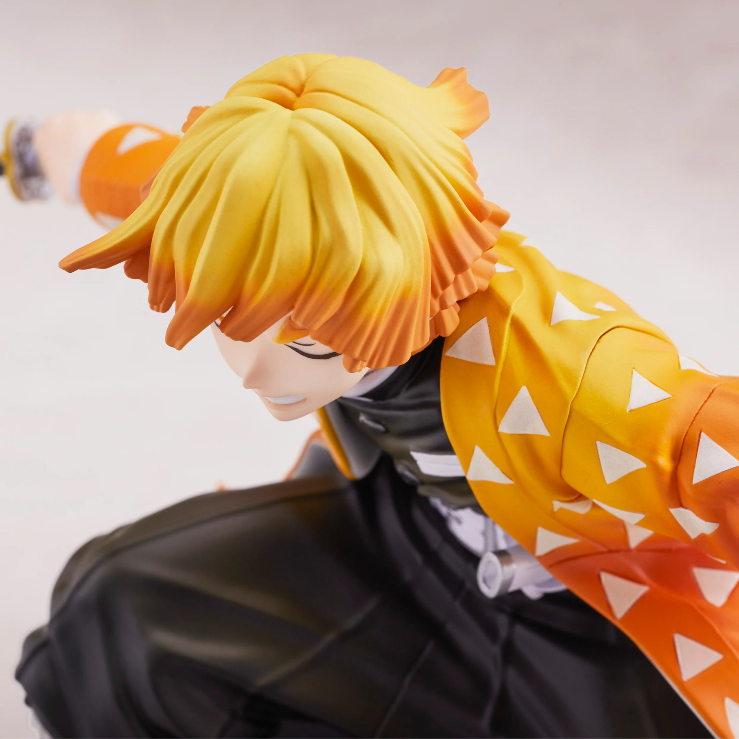 Demon Slayer: Kimetsu no Yaiba - Zenitsu Agatsuma