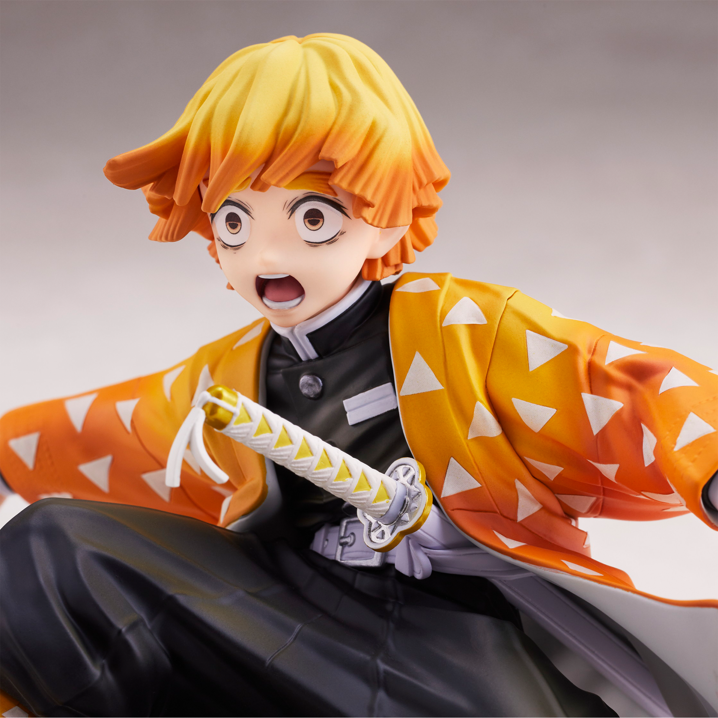 Demon Slayer: Kimetsu no Yaiba - Zenitsu Agatsuma