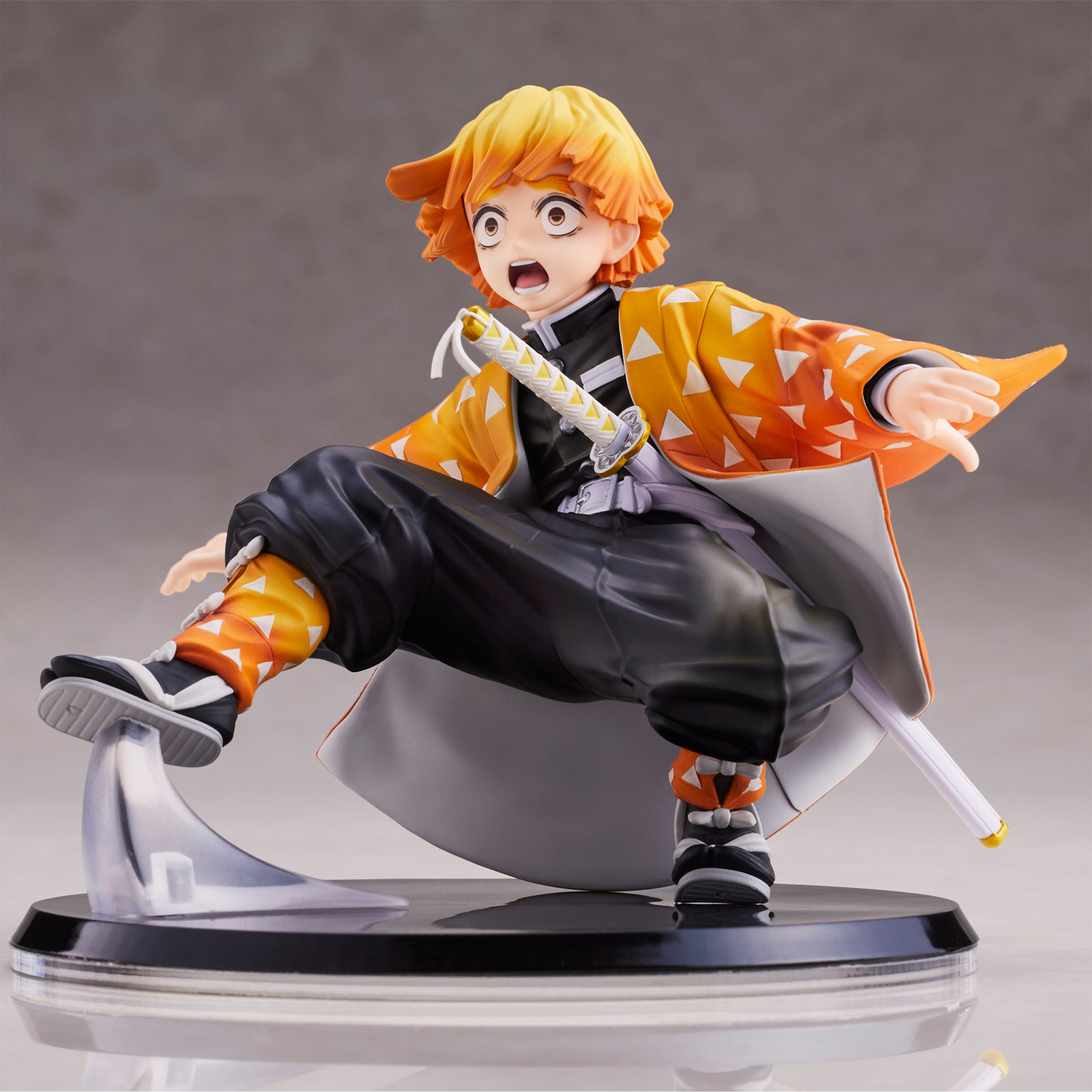 Demon Slayer: Kimetsu no Yaiba - Zenitsu Agatsuma