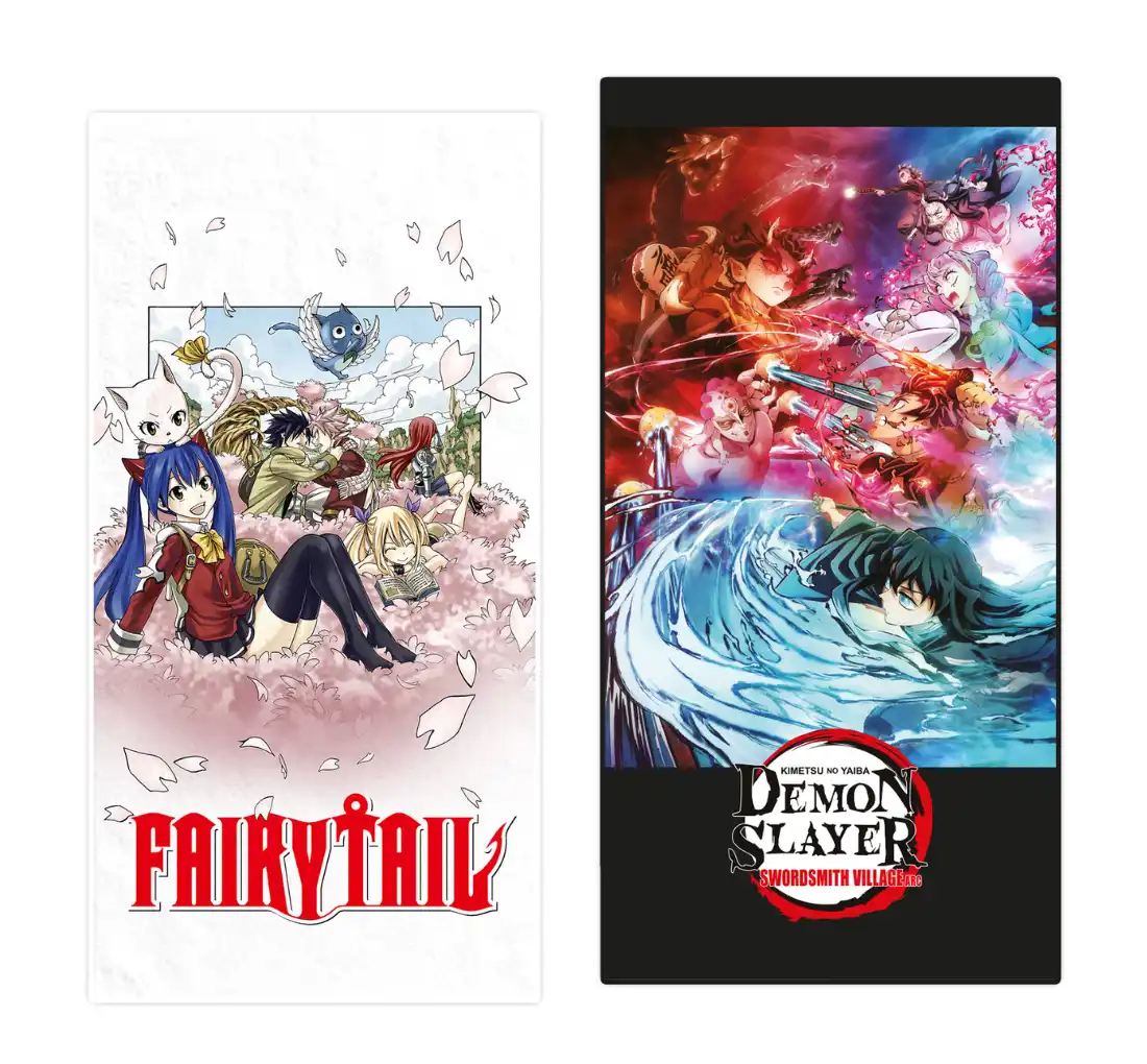 Märchenhafter Strandtuch mit Anime-Charakteren und Katzen-Design.