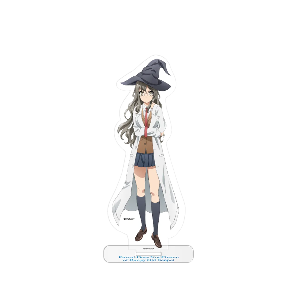 Piraten-Figur mit weißen Haaren, braunem Weste, rotem Hemd, schwarzem Hut und Cape